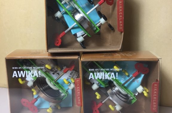 Kikkerland Awika ｱｳｨｶ ゼンマイおもちゃ タイヤガーデンパーク